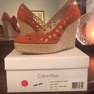 Orange suede espadrille heel
